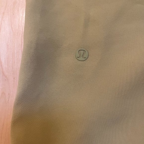 Lululemon On the Fly Cropped jogger size 8 - Picture 4 of 6